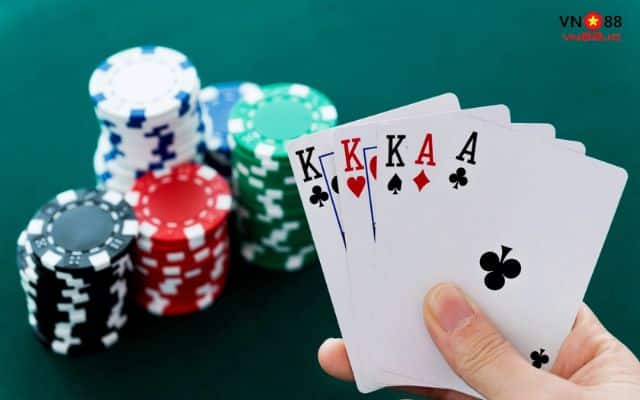 Rất nhiều người thắc mắc Bluff trong Poker là gì
